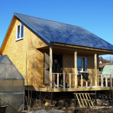 Каркасный дом 5 на 6 метров, с верандой 1,5 на 6 метров, с мансардой. Для сезонного проживания. - Уральская дача