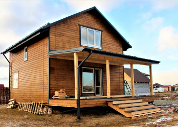 дом 7 на 7 метров. Веранда 2 на 7 метров. цена 21.11.2022г. - Уральская дача