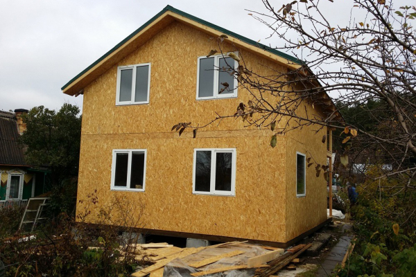 дом 6 на 6 метров, с верандой 1,5 на 6 метров. - Уральская дача