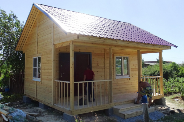 дом 4х6м. веранда 1,5х6 м. цена на 15.06.22.2022г. на данную комплектацию. - Уральская дача