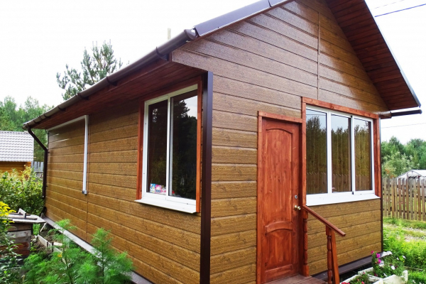 дом 4 на 6 метров. площадь 23м/кв. для круглогодичного проживания. - Уральская дача