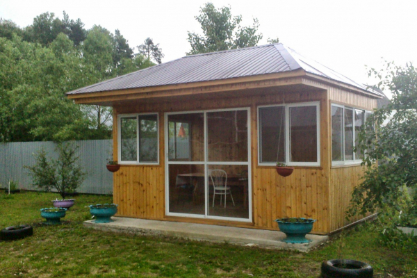 беседка 4х4 м. площадь 16м/кв. остекленая. - Уральская дача