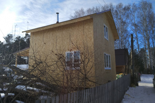 дом 6 на 6 метров, с верандой 2 на 6 метров. - Уральская дача