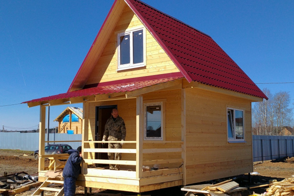 дом 4 на 5 метров, с верандой 2 на 4 метров. цена на 07.12.2022 - Уральская дача