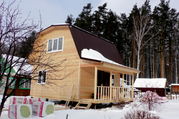 дом 6 на 6 метров с верандой 1,5 на 6 метров  - Уральская дача