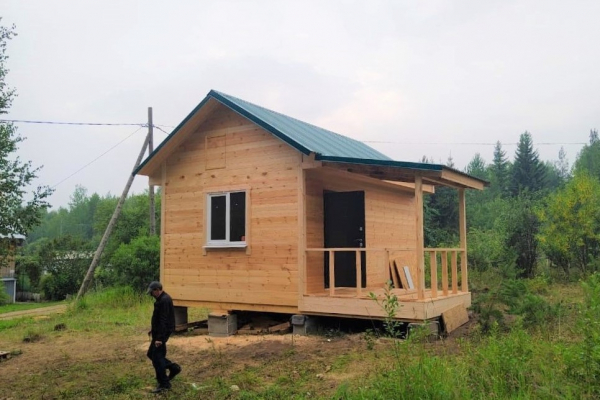дом 4 на 6 м с верандой 2.5 на 2.5 м  - Уральская дача