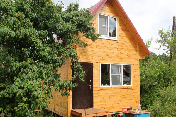 дом 4 на 6 метров с мансардой 3 на 6 метров. 04.03.2022г. - Уральская дача