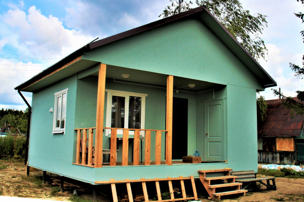 дом 5 на 6 метров. веранда 1,5 на 6 метров. - Уральская дача